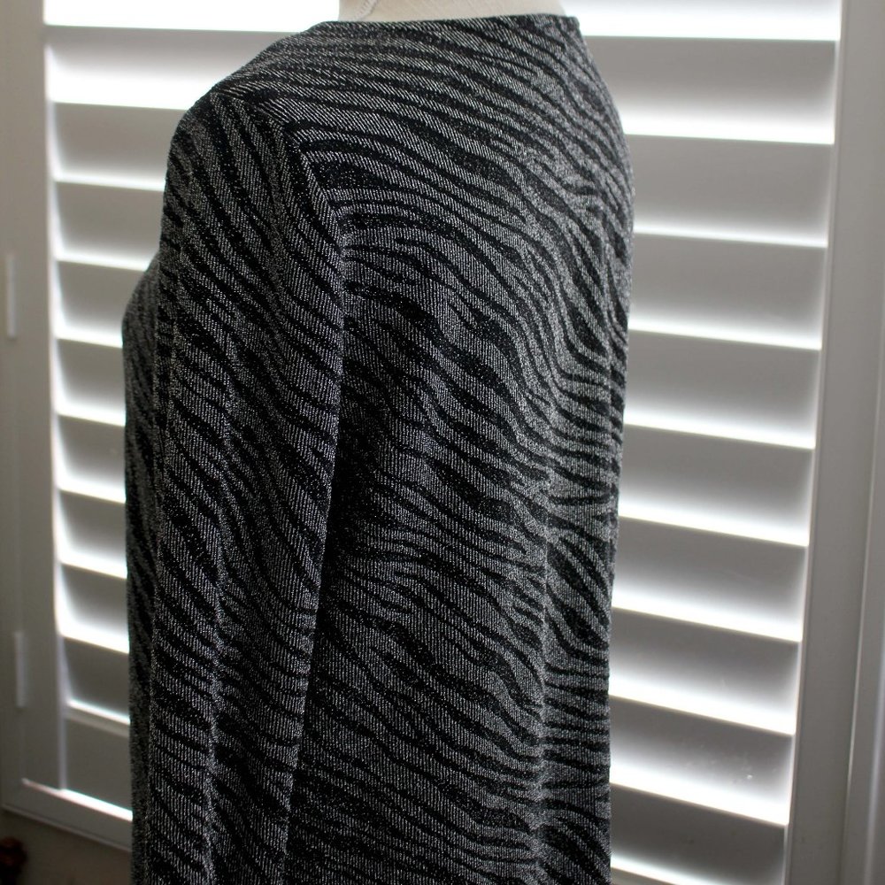 Karen Kane Zebra Metallic Print Tunic NWT - Picture 3 of 4
